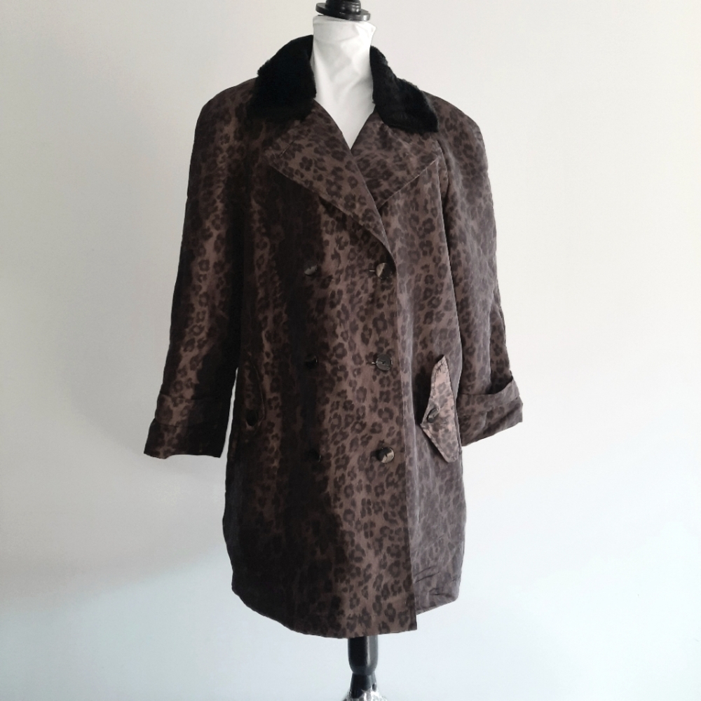 Leopard print coat with faux fur collar women's size 18